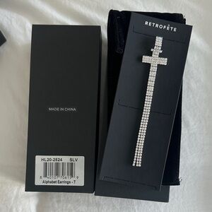 Retrofête Alphabet Earring - T